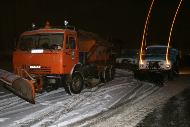 Serviciile municipale de deszăpezire au activat în regim non-stop 

 

